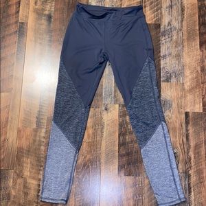 Girls’ Old Navy Active leggings.